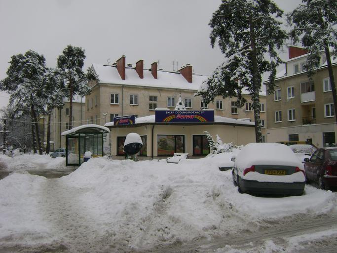 Poland. Konstancin-Jeziorna 204.JPG en Poland Konstancin-Jeziorna pl Polska Konstancin-Jeziorna Osiedle Grapa Sklep Zorza own Albertyanks Albert Jankowski 2010-01-11 Shops in Konstancin-Jeziorna Bus shelters in Konstancin-Jeziorna Food ...