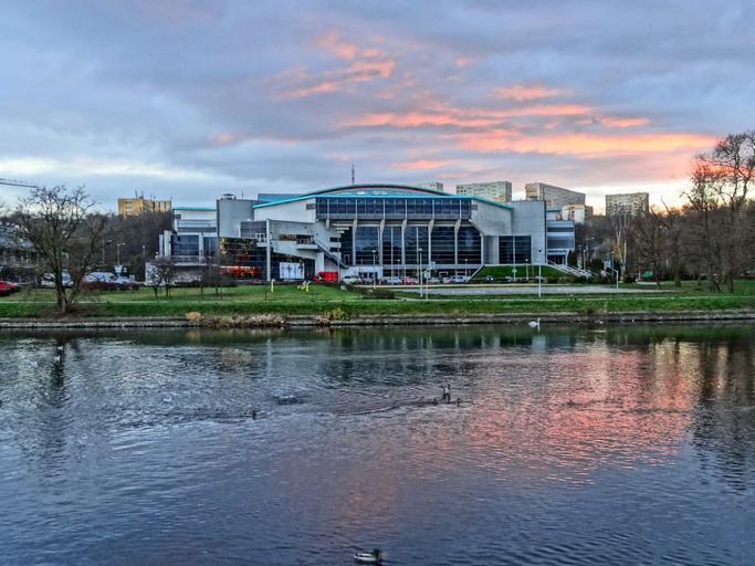 Bdg halaLuczniczka3 12-2013.jpg pl Hala widowiskowo-sportowa Łuczniczka w Bydgoszczy - widok od strony Brdy 2013-11-25 16 36 35 own Pit1233 cc-zero Hala Łuczniczka Bydgoszcz Waterfront Uploaded with UploadWizard