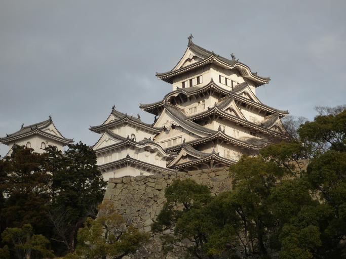 Himeji Jo 2009-1-10.jpg en himeji hyogo himeji ja 兵庫� �姫路市� 姫路城 osakaosaka osakaosaka 2009-1-10 15 33 Himeji Castle Keep Tower