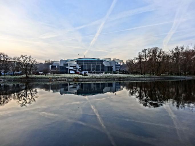 Bdg halaLuczniczka1 12-2013.jpg pl Hala widowiskowo-sportowa Łuczniczka w Bydgoszczy - widok od strony Brdy 2013-12-03 09 28 26 own Pit1233 53 121471388889 18 027303055556 cc-zero Hala Łuczniczka Uploaded with UploadWizard