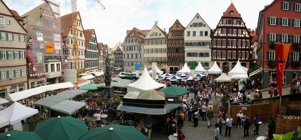 TuebingenMarktplatz1.jpg en Market place of Tuebingen Own Ramessos 2009-09 Marktplatz Tübingen �