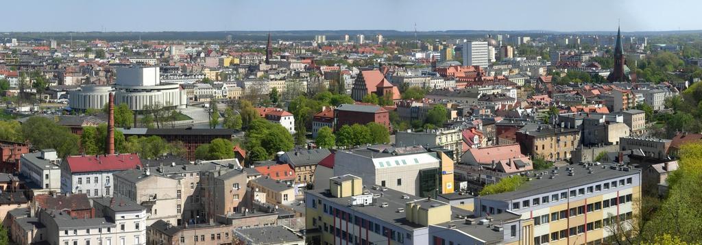 Bdg StrMiasto pnrp3b 05-2013.jpg pl Widok z galerii widokowej na wieży ciśnień w Bydgoszczy ul Filarecka w kierunku północnym i północno-wschodnim Stare Miasto wschodnie Śródmieście 2014-01-07 20 35 14 own Pit1233 cc-zero Views ...