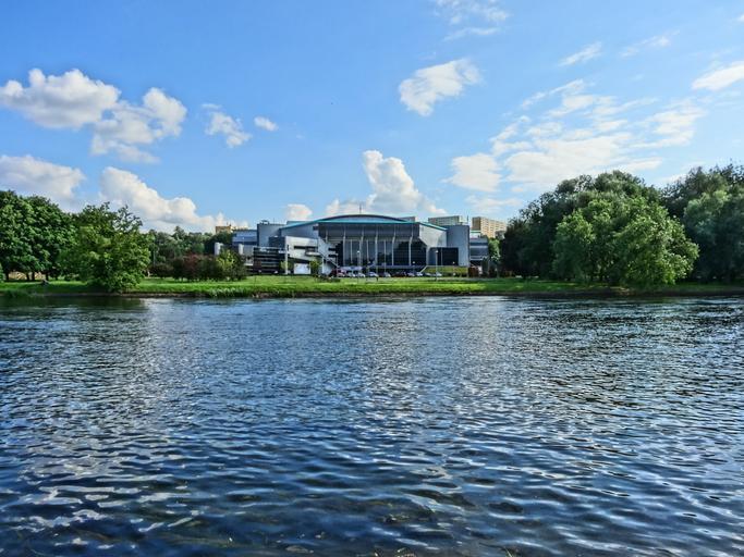 Bdg halaLuczniczka 3 07-2013.jpg pl Hala widowiskowo-sportowa Łuczniczka w Bydgoszczy - widok od strony Brdy 2013-06-14 17 11 43 own Pit1233 cc-zero Hala Łuczniczka Uploaded with UploadWizard