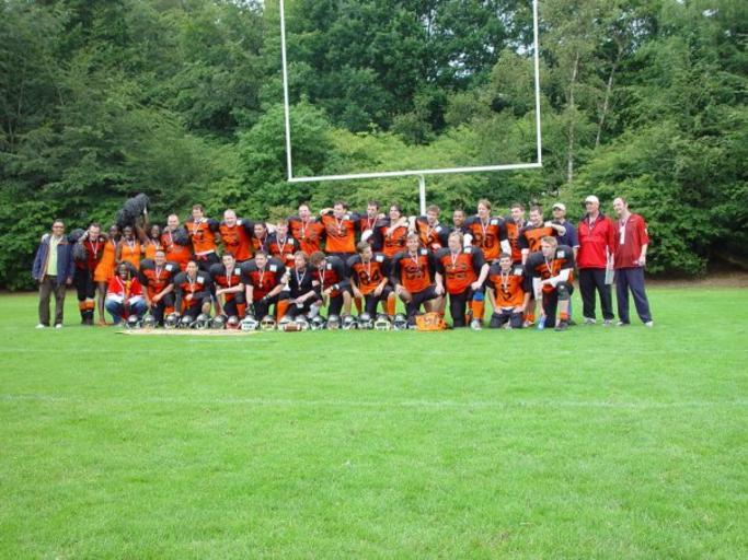 Delft Dragons - 2nd Division Champions 2004.jpg en Delft Dragons - 2nd Division AFBN Champions own Jaicban American football in the Netherlands Group photographs of American football teams