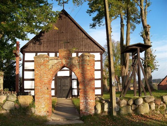 St. Dębno , kościół.JPG pl Kościół filialny p w św Szczepana w Starym Dębnie własne Brogaj 2010-10-05 Saint Stephen church in Stare Dębno