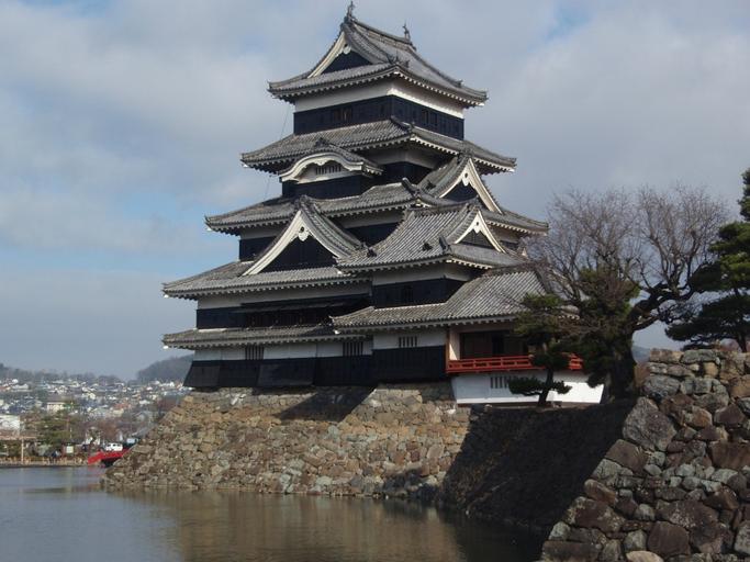 Matumoto jou 2008a.jpg en Matsumoto Castle ja 信州� �� �城 own Soica2001 <span class signature-talk >talk</span> 2008-03-15 Matsumoto Castle Keep Tower Taken with Olympus u780 / S-780