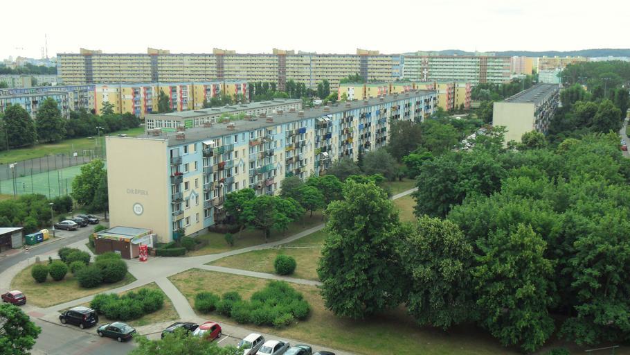 Gdańsk Przymorze Wielkie.jpg pl Gdańsk Przymorze Wielkie bloki ul Chłopska 10 i 12 own Artur Andrzej 2011-06-23 Cc-zero Przymorze Wielkie Chłopska Street in Gdańsk Buildings in Gdańsk