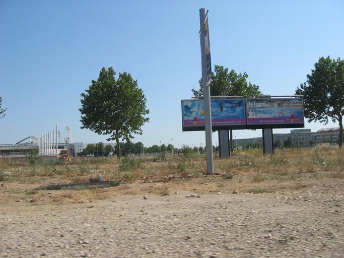 Nîmes connaît d'importants chantiers, ici la Piscine Olympique.jpg Chantier de la Piscine Olympique Photo personnelle Propre de droits domaine public 2006-07-04 own assumed Ncadene~commonswiki Buildings in Nîmes Swimming pools in France