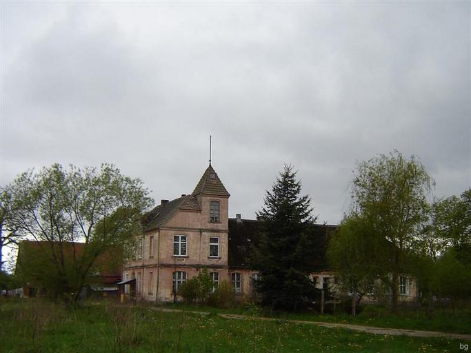 Sadkowo pałac.JPG pl Pałac własne Brogaj 2010-05-16 Sadkowo West Pomeranian Voivodeship