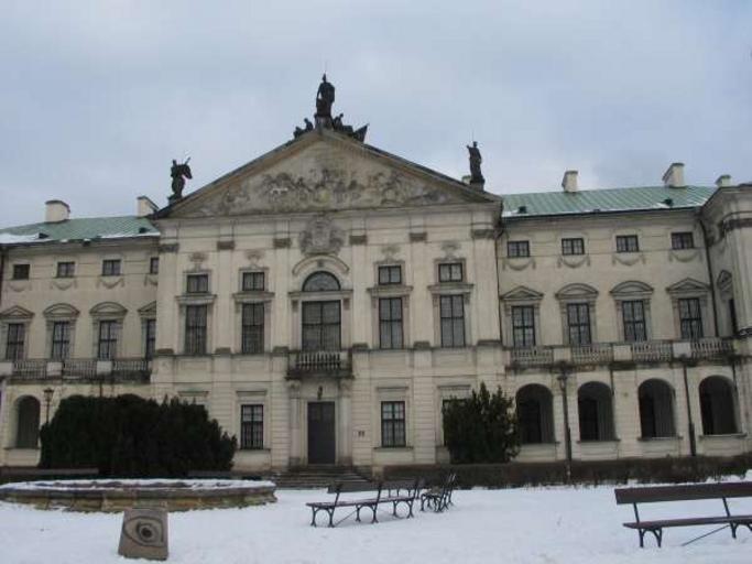 Pałac Krasińskich w Warszawie.jpg pałac Rzeczypospolitej Krasińskich w Warszawie od strony Parku Krasińskich pl wikipedia Pjahr CommonsHelper 2004-02-17 Dixi wikipedia pl Dixi original upload log page pl wikipedia Palac_krasinskich001 ...