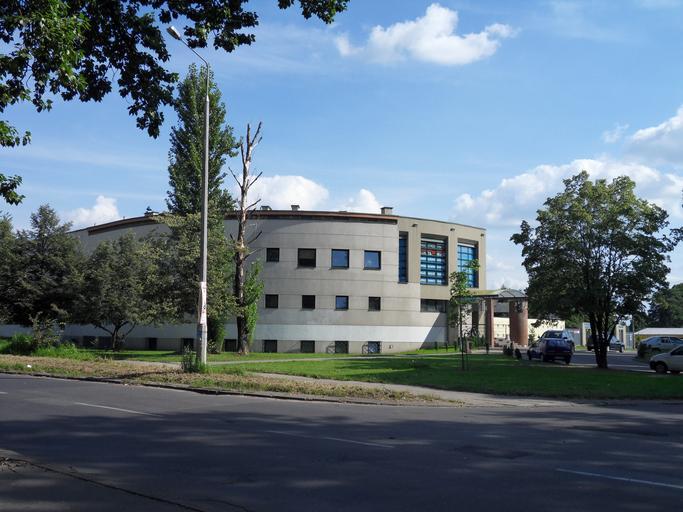 Wodny Raj Lodz Teofilow.jpg pl Pływalnia Wodny Raj na osiedlu Teofilów w Łodzi de Das Schwimmbaden Komplex Wodny Raj Wasser-Paradies in der Wohnsiedlung Teofilów in Łódź Polen en The swimming pools Wodny Raj Water Paradise in the ...