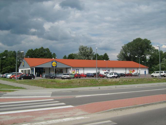 BilgorajLidl.jpg pl Market Lidl w Biłgoraju own Rafał Pawłowski 2009-07-11 Buildings in Biłgoraj Lidl supermarkets in Poland