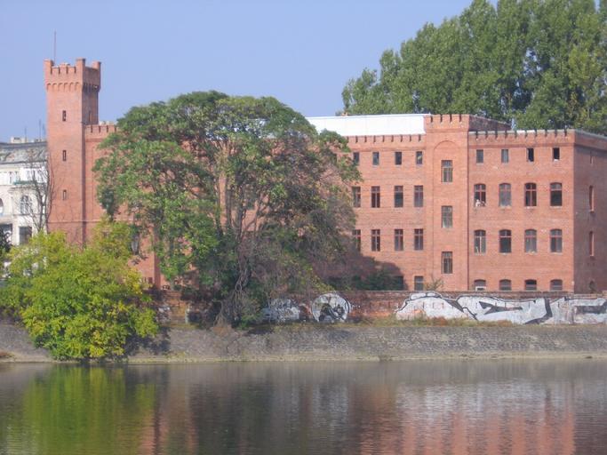 Wroclaw ulDrobnera dawnyAresztWojskowy od poludnia.jpg thumb left Wrocław Poland - former Military Arrest built 1859-60 in Oder River guard-house; to-day's address - 1/3 Drobnera Street Wrocław - dawny areszt wojskowy zbudowany na terenie ...