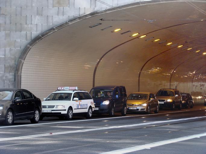 Tunel WZ 2009 02.jpg en W-Z Road tunnel Warsaw built 1949 own self-made photograph Szczebrzeszynski 2009-09-19 Tunnel under the Royal Castle Square in Warsaw