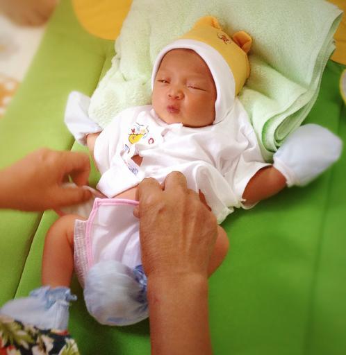 07 ngày tuổi HangVu0410 Hang Vu