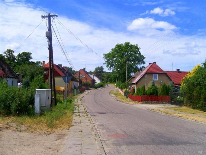 Białowąs wieś.JPG pl Białowąs Gmina Barwice własne Brogaj 2010-07-18 Białowąs