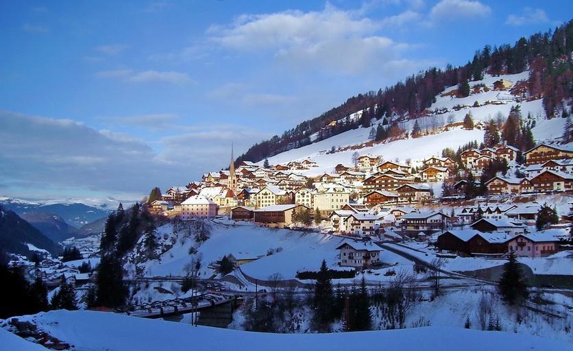 Sant3.jpg Panorama perfekt own 2009-01 creator-bz creator-bz Original upload log de wikipedia Sant3 jpg 2009-07-14 16 06 FiatLUX 1019×624× 580415 bytes <nowiki> Andere Versionen </nowiki> Santa Cristina Gherdëina