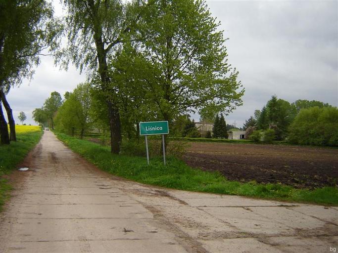 Liśnica village entrance 2010-05.jpg pl wjazd do osady własne Brogaj 2010-05-16 Liśnica