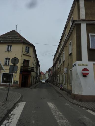 Mirsk - ulica Mickiewicza.JPG pl Widok ulicy Mickiewicza od strony miejskiego rynku 2013-04-20 10 09 47 own Julo cc-zero Uploaded with UploadWizard Mirsk