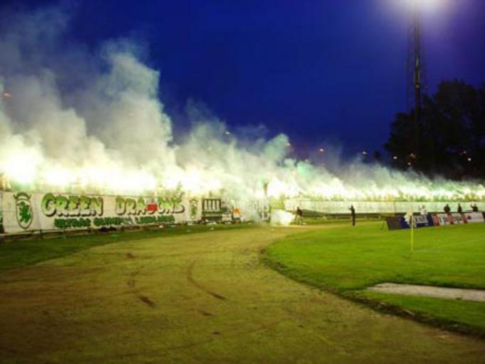 Green dragons.jpg en NK Olimpija's fan group Green Dragons Own Mihamiha99 2007-01-13 21 25 43 Green Dragons Sports events in Ljubljana