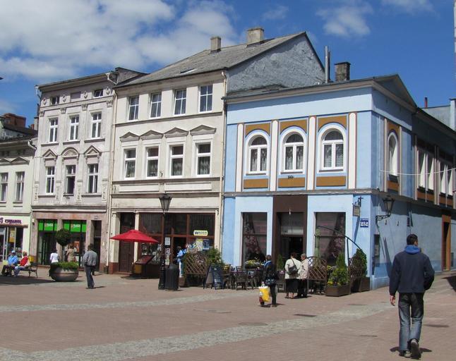 WEJHEROWO. AB-033.JPG Wejherowo Stare Miasto ul Jana III Sobieskiego - kamienice od lewej nr 256 254 i 252 2013-05-23 12 46 10 own Antekbojar cc-zero Uploaded with UploadWizard Sobieskiego Street in Wejherowo