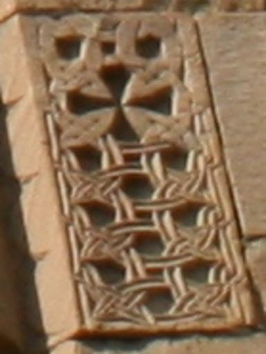 Ananuri facade (D).jpg en Ananuri facade with an ornate cross Image Ananuri facade jpg Kober 2008 Reliefs of Ananuri