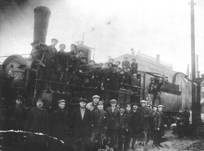 Паровоз Од-759.jpg Па� овоз Од-759 в депо Атка� ск � узей локомотивного депо Атка� ск PD-Russia-2008 Russian locomotive class О